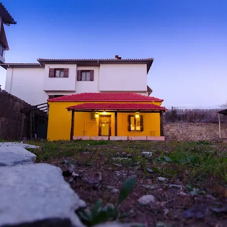 Sutralee Beach House *